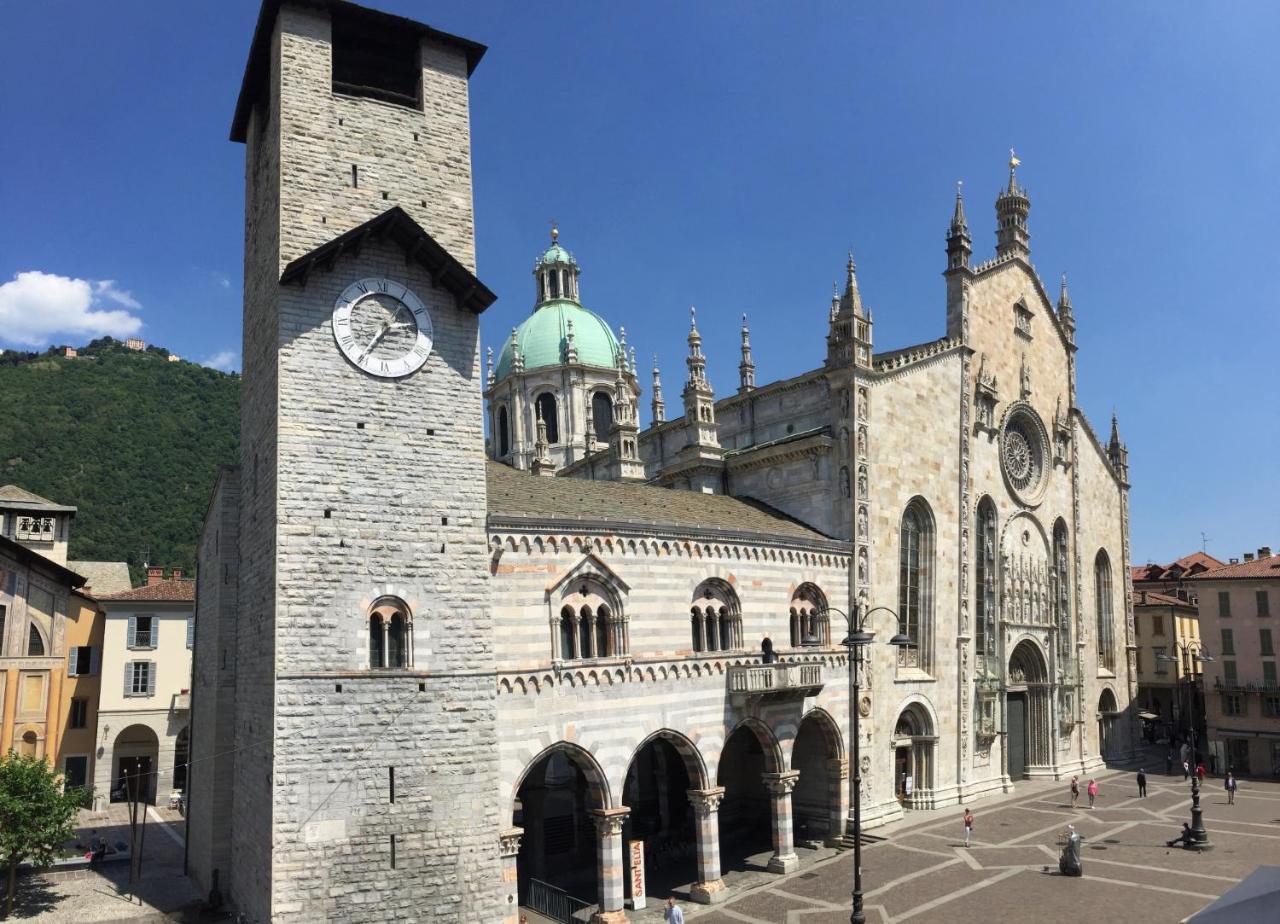 Ancient Courtyard Bonanomi In Como Historic Centre Exterior photo
